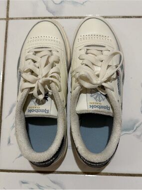 Reebok Classic Leather Sneakers - White/Cream Size 8